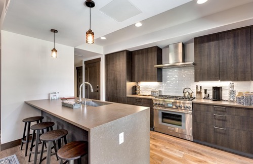 Stateline Condo | Luxurious Residence 1345 sqft. 2 bed, 2 bath in Private Lakefront Community