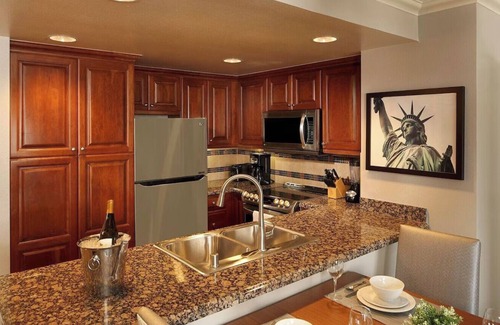 Gateway District Condo | Luxurious Resort 1 BD/1 BA on the Strip in Las Vegas, NV Convention Center, SEMA