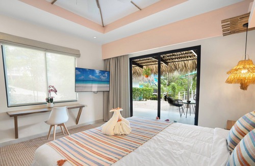 Potrero Hotel | Luxurious room poolside with Rain Shower, Near Beaches, Gameroom, Exotic Birds