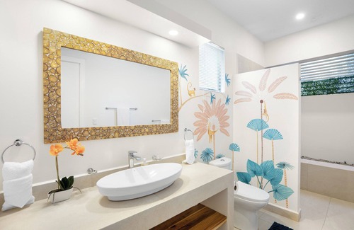 Potrero Hotel | Luxurious room poolside with Rain Shower, Near Beaches, Gameroom, Exotic Birds