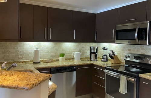 Dover Condo | Luxurious Sapphire Beach Condo with amazing view