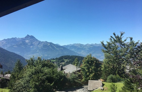 Barboleusaz Ski Chalet | Luxurious ski in/ski out classical Swiss mountain chalet with outstanding views