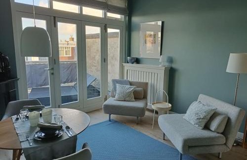 Statenkwartier Apartment | Luxurious top apartment near beach, musea & Keukenhof