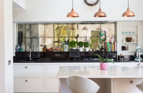 Eskbank House | Luxurious Victorian Villa, Eskbank, Near Edinburgh, Sleeps 10. Parking & Garden