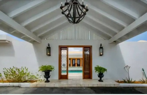 Testman House | Luxurious Villa Upstairs Level with Pool