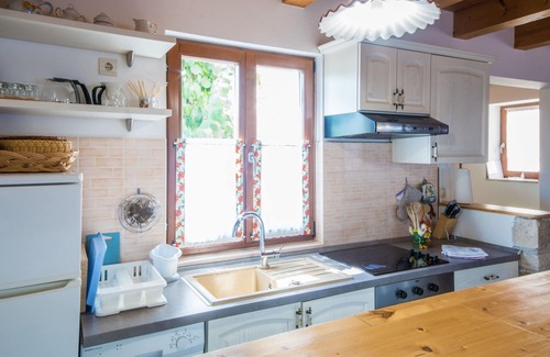Gracisce Villa | Luxurious villa with a jacuzzi and a private pool