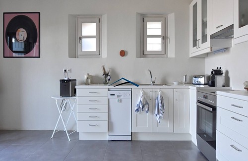 Vourkari Villa | Luxurious villa, with a swimming pool and close to a sandy beach.