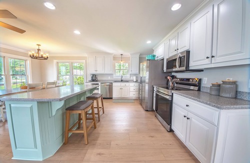 Deltaville House | Luxurious Waterfront Paradise with gorgeous water views& private deck 4bd/3bath