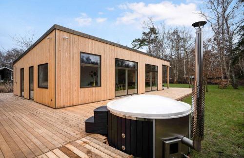 Frederiksvaerk House | Luxurious Wooden House In Idyllic Surroundings