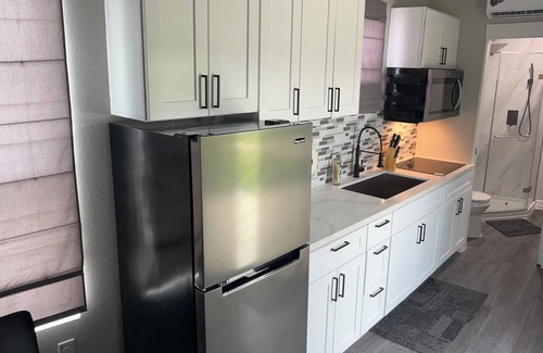 Brazoria Condo | Luxury 1-bedroom Container Condo in brilliant Brazoria with AC, WiFi