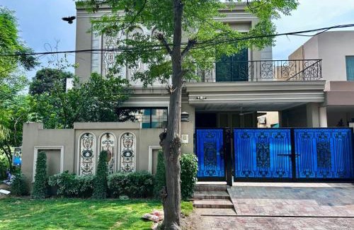 Lahore House | Luxury 10 Marla Fully Furnished House for Rent in DHA Phase 4