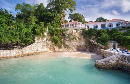 Oracabessa Villa | Luxury 13-bedroom, 7-acre, oceanfront villa, with all-inclusive option.