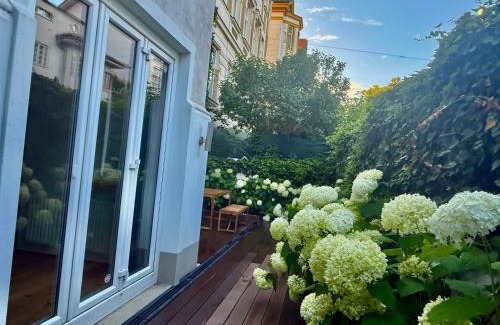 Wahring Apartment | Luxury 130 m2 Apartment with Garden