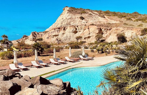 Burgau Apartment | Luxury 2 Bed/2 Bath Apartment, large Veranda, A/C, Wi-Fi, Pool, 5 mins to Beach