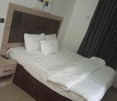 Enugu Apartment | Luxury 2 Bedroom Flat at Ogui Road, Enugu