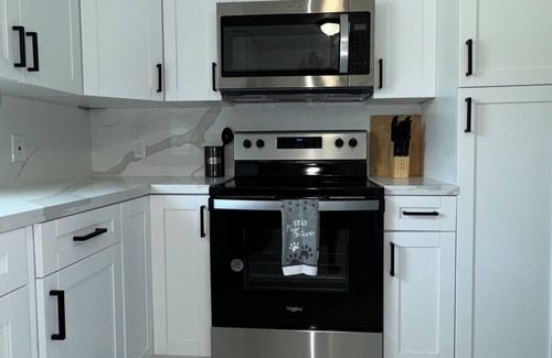 Delray Beach House | Luxury -2 Bedroom Home with Free Parking on Site