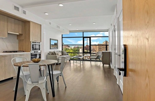 Shaw Bed & Breakfast | Luxury| 2 bedrooms | Heart of Shaw