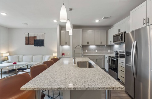 Windsor Park Apartment | Luxury 2-BR with Juliet Balcony