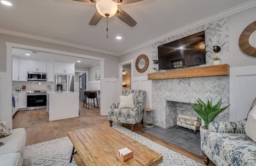 Augusta House | Luxury 2bd/1ba Cottage in Augusta PET FRIENDLY