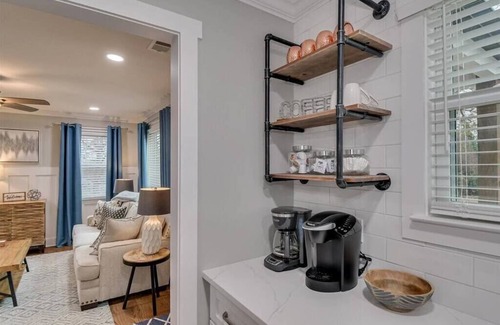 Augusta House | Luxury 2bd/1ba Cottage in Augusta PET FRIENDLY