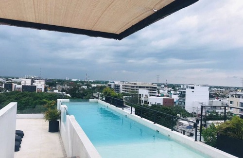 Tohoku Apartment | Luxury 2BD Condo 3 blk from 5th Ave W/PoolandParking