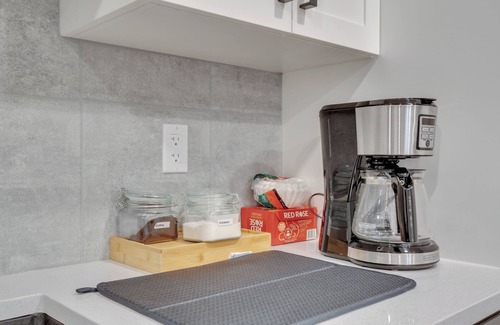 Southeast Calgary House | Luxury 2Bdr Retreat, Calgary, Everything You Need, Best coffee