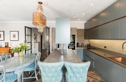 Leamington Spa Apartment | Luxury 2Bed In The Heart Of Leamington w Parking Pass the Keys