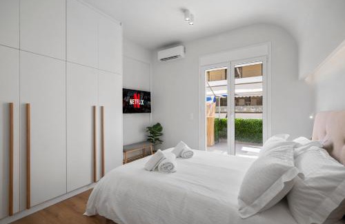 Piraeus Apartment | Luxury 2BR Apartment near the marina, Heart of Piraeus