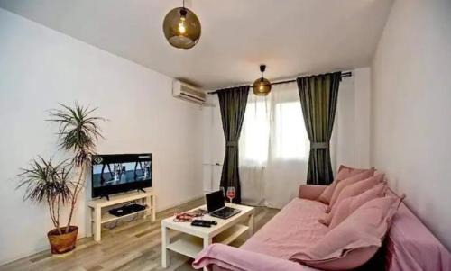 Bucharest Apartment | Luxury 2BR Apartment Victoriei with Parking!