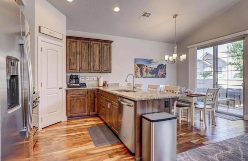 Sienna Hills House | Luxury 3-bedrm St. George townhome with pool by Sand Hollow & Zion. Sleeps 10