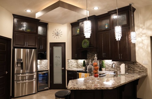 Palmhurst House | Luxury 3-Bedroom Home with Modern Amenities & Stunning Views