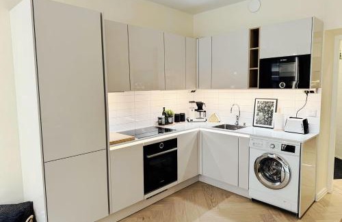 Ullanlinna Apartment | Luxury 3-Bedroom Suite on Most Beautiful Street of Helsinki