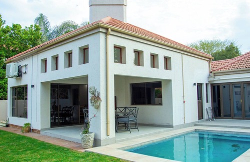 Hartbeespoort House | Luxury 3-bedroom house with AC and WiFi in awesome Hartbeespoort