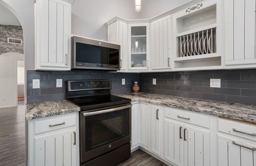 Suncliff House | Luxury 3-br Home with Pool & Outdoor BBQ Area