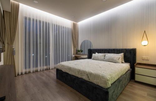 Tan Phu District Apartment | Luxury 3BR Apartment 121m - Resort Pool & Gym - Near Aeon Mall