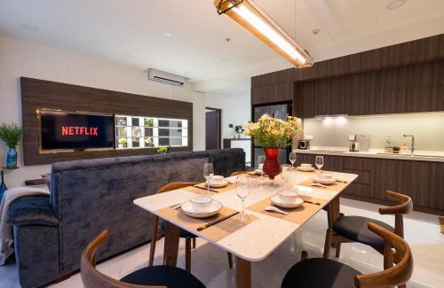 Tan Phu District Apartment | Luxury 3BR Apartment 121m - Resort Pool & Gym - Near Aeon Mall