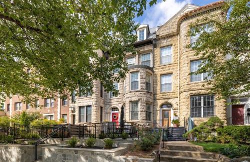 Columbia Heights Apartment | Luxury 3BR with Parking in Heart of DC - Steps to Metro