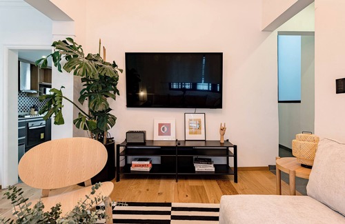 Colonia Roma House | Luxury 4 bedroom house with AC and Jacuzzi in Heart of Roma Norte, Mexico City