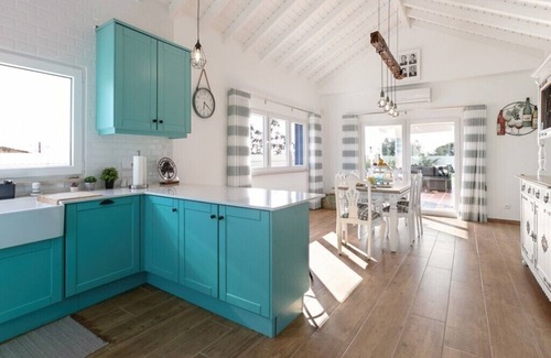 Caldas da Rainha Villa | Luxury 4-bedroom villa with heated pool and private property in tranquil Guisado