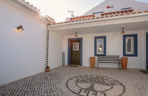 Caldas da Rainha Villa | Luxury 4-bedroom villa with heated pool and private property in tranquil Guisado