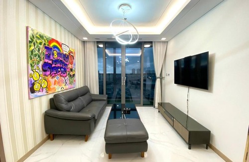 Hang Xanh Apartment | Luxury 4br apart in Landmark 81-11.04