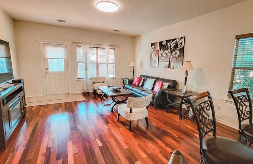 Spring House | Luxury 4BR Villa w/Gym, Golf Simulator & Office Near Exxon HQ & Old Town Spring