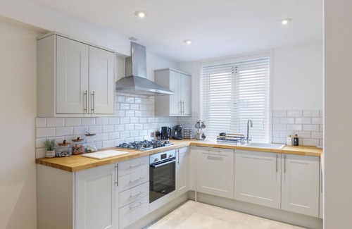 Hove House | Luxury 5 bedroom home, newly refurbished to a high standard throughout