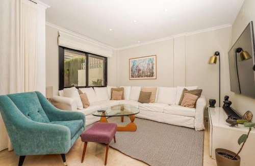 Platja de l'Arenal House | Luxury 5-bedroom townhouse in Jardines del Pla, Javea 250m from the Arenal