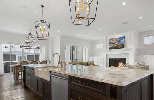 Currie Barracks House | Luxury 5 Bedroom Getaway in Currie Barracks