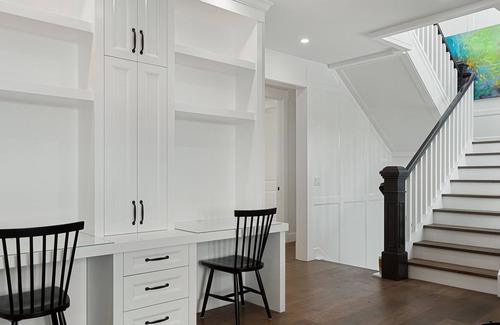 Currie Barracks House | Luxury 5 Bedroom Getaway in Currie Barracks