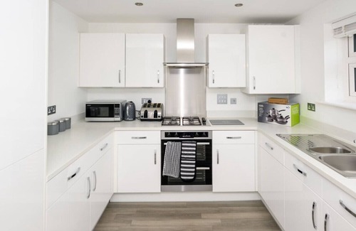 Chatham Apartment | Luxury 5-bedroom home near Chatham Dockyard & river walks