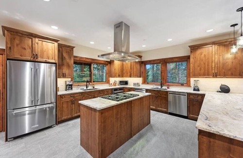 Cle Elum Cabin | Luxury 5 Suite Suncadia Golf Course Hm w Hot Tub, Sauna, Game & Theater Level