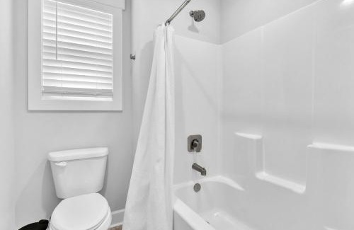 Wilmington Beach House | Luxury 5BR- Heated Pool FREE for Sept-Oct