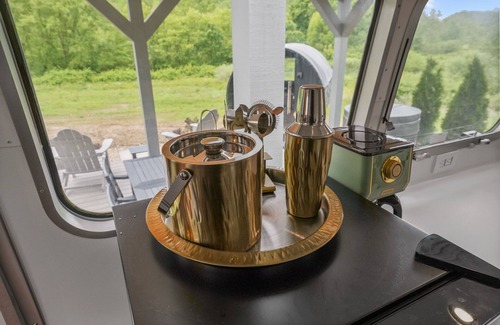 Rockbridge House | Luxury Airstream Glamping Royale Unit 4 of 6, On-Site Hiking, Sauna